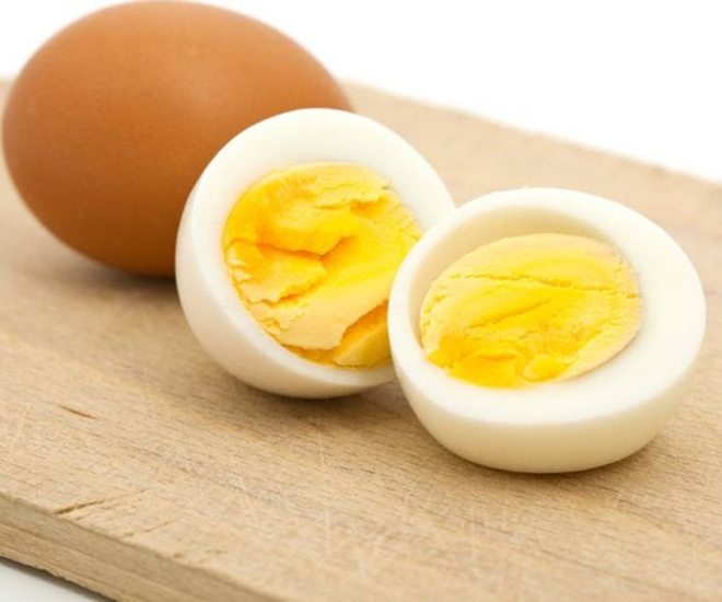 Một khẩu phần ăn với 2 quả trứng cung cấp nhiều dưỡng chất cho sức khỏe. Ảnh minh họa. 