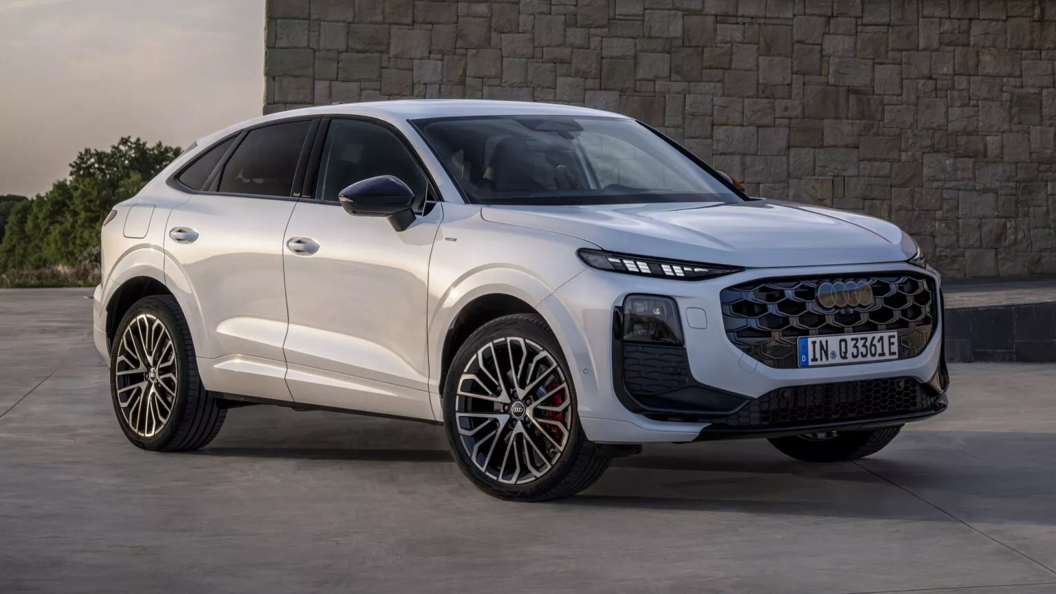 Audi Q3 Sportback 2026 ra mắt: Màn lớn hơn, mạnh tới 268 mã lực, có bản chạy được 117km không cần xăng- Ảnh 2.