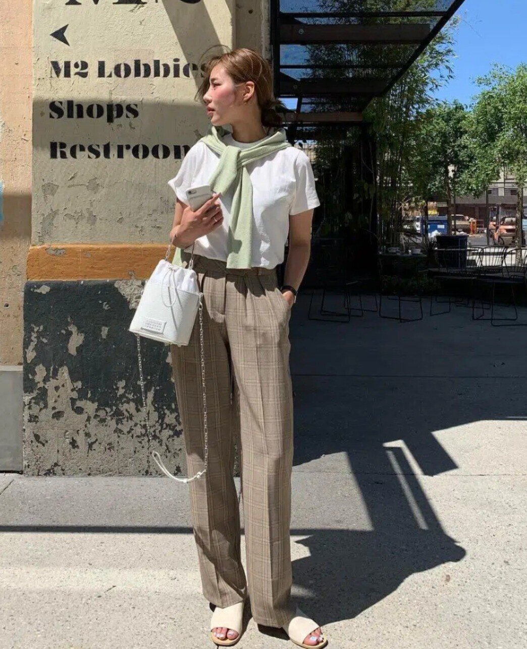 Không thích cao gót thì sắm ngay 5 kiểu giày dép này: Đi làm vừa thoải mái vừa sang chảnh, dân công sở bỏ lỡ chỉ có tiếc - 11