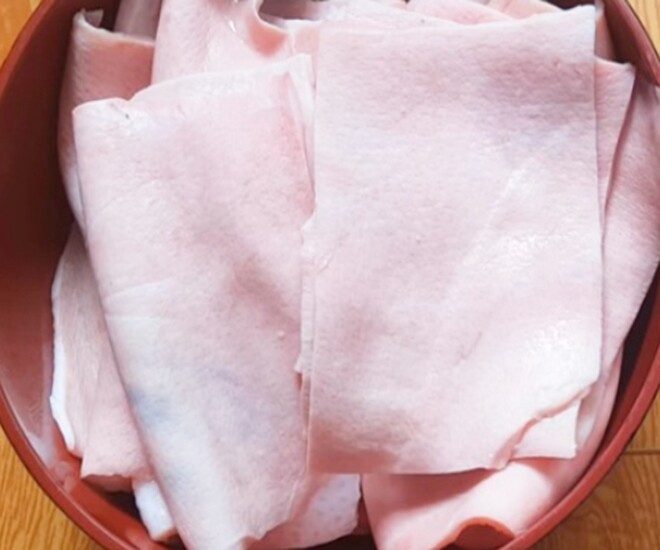 Bì lợn giàu collagen được phụ nữ ở một số nước xem là thần dược làm đẹp.