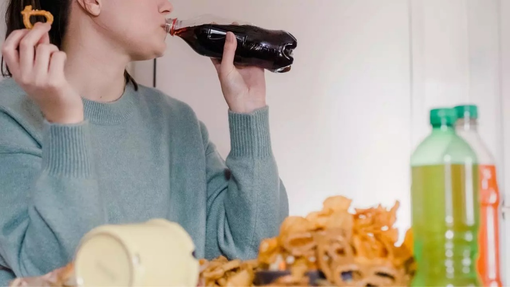 Đường dư thừa được chứng minh là tác nhân gây viêm, làm tăng stress oxy hóa và góp phần vào quá trình lão hóa tế bào.