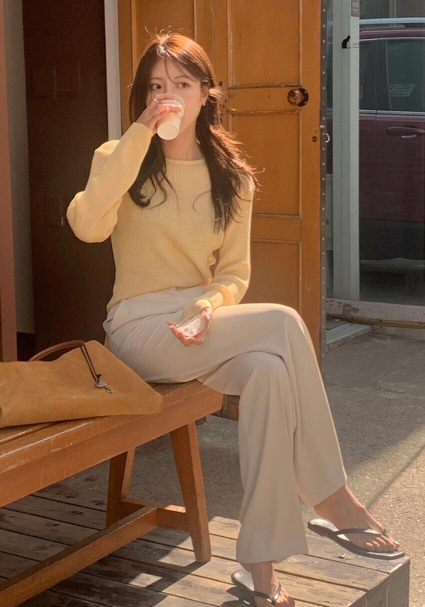 Nếu chỉ được chọn một chiếc áo để diện suốt mùa Thu – Đông 2025, tôi chắc chắn đây là amp;#34;chân áiamp;#34; của mọi chị em - 7