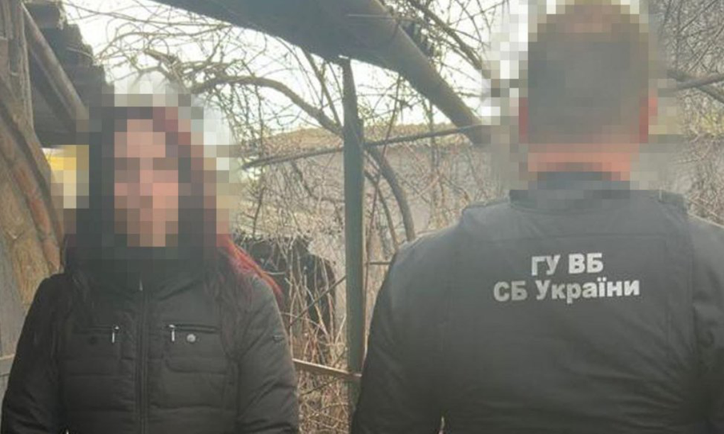 Bị cáo (trái) trong bức ảnh đăng hồi tháng 1. Ảnh: SBU