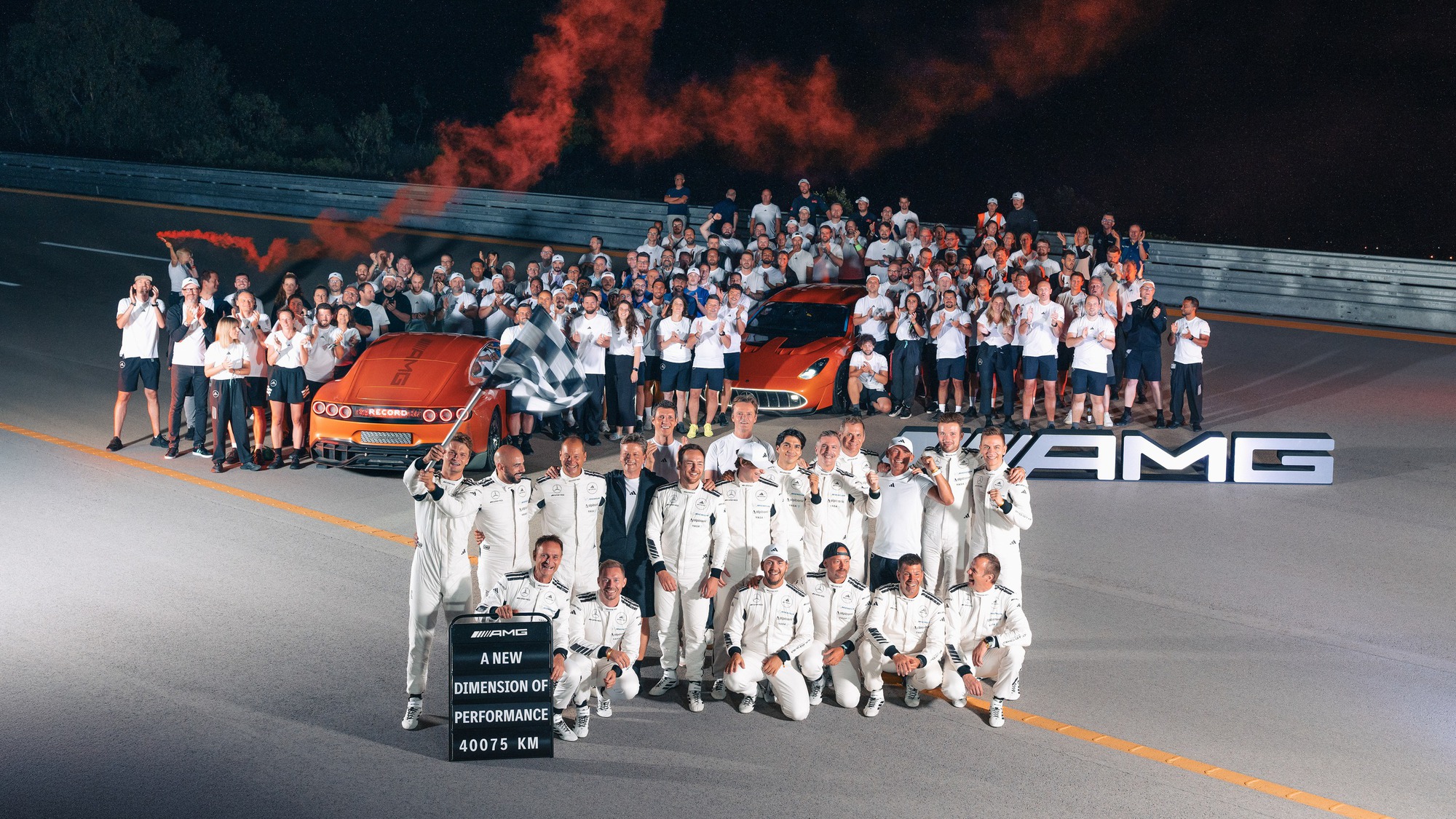 Xe điện không thể đi xa? Chiếc xe này đi vòng trái đất trong 8 ngày, phá một kỷ lục của xe Trung Quốc- Ảnh 6. Xe điện không thể đi xa? Chiếc xe này đi vòng trái đất trong 8 ngày, phá một kỷ lục của xe Trung Quốc- Ảnh 6.