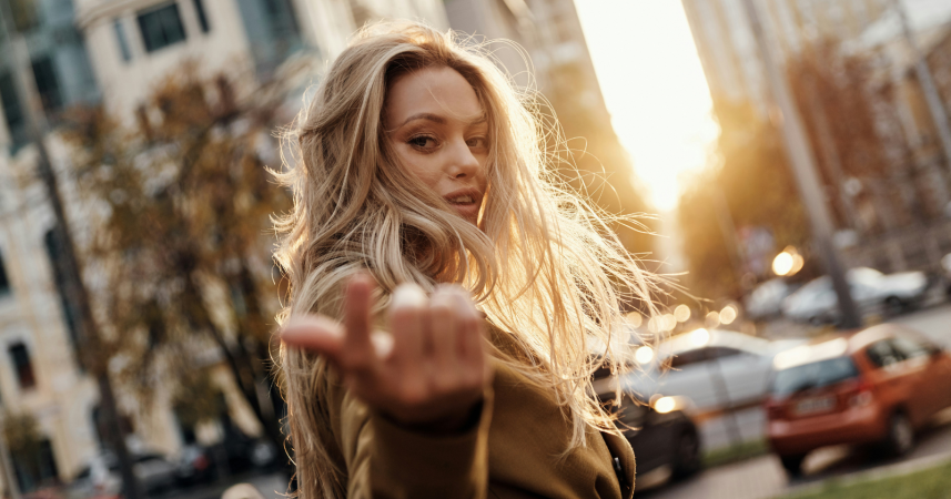 9 mẹo ngôn ngữ cơ thể giúp bạn trở nên cuốn hút hơn ngay lập tức - 2