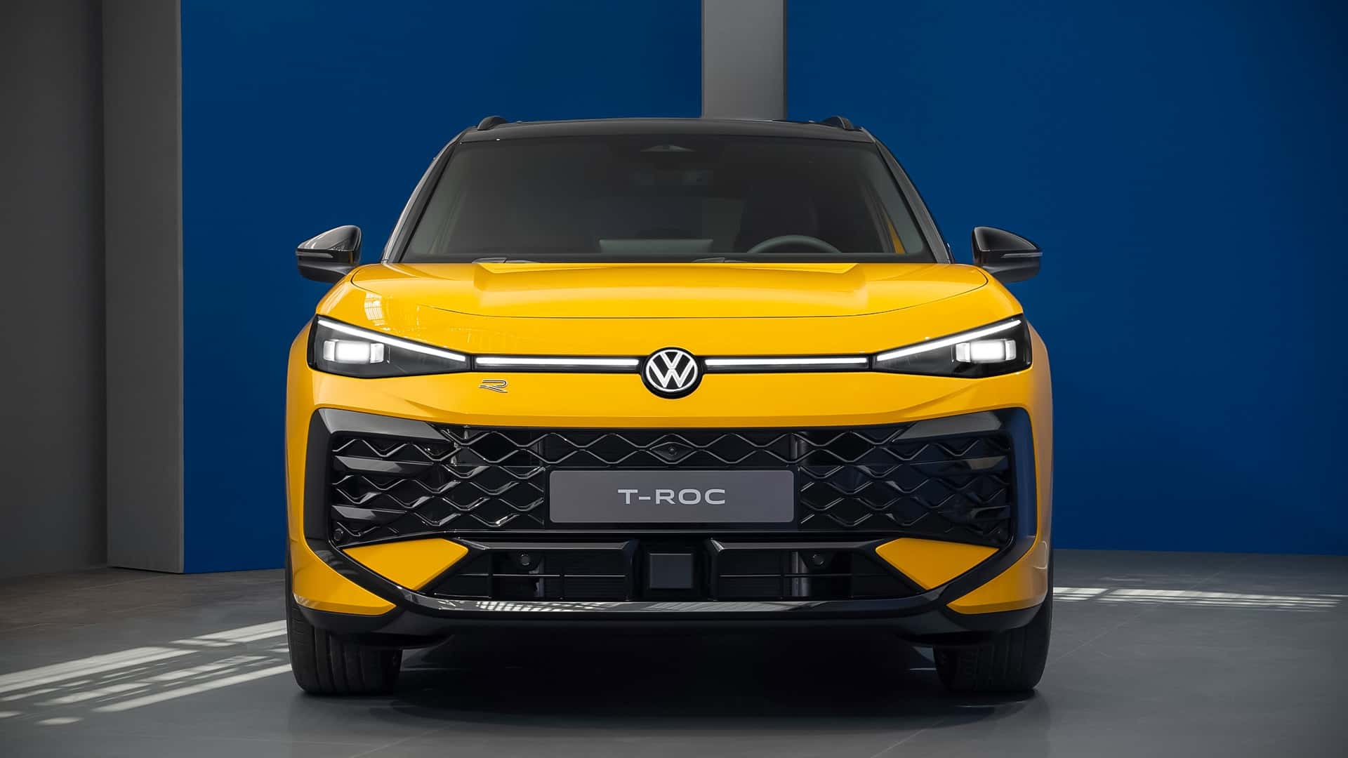 VW T-Roc 2025 - SUV cùng cỡ Corolla Cross nâng đời với 2 màn hình khủng, có bản thể thao, dễ ‘hot’ nếu về Việt Nam- Ảnh 2. VW T-Roc 2025 - SUV cùng cỡ Corolla Cross nâng đời với 2 màn hình khủng, có bản thể thao, dễ ‘hot’ nếu về Việt Nam- Ảnh 2.