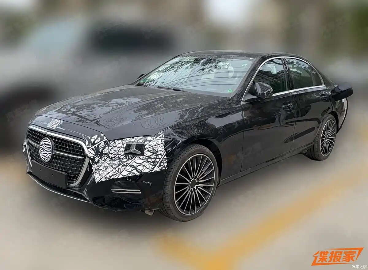 Mercedes-Benz C-Class 2027 lộ diện: 'Học' BMW làm lưới tản nhiệt khổng lồ, nhiều chi tiết thừa hưởng từ E-Class và S-Class - Ảnh 1.