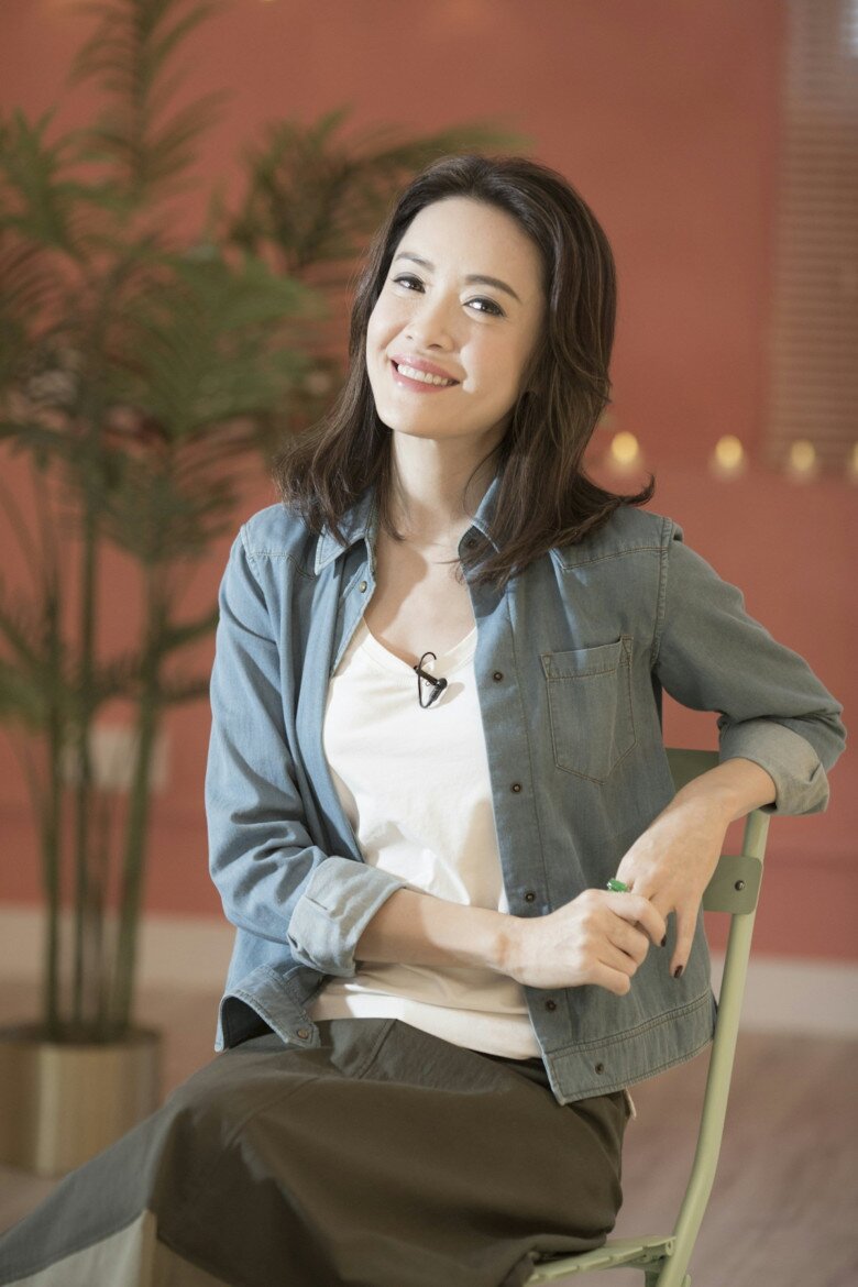 Dù không còn hoạt động nghệ thuật sôi nổi, cuộc sống của Hướng Hải Lam vẫn nhận được sự quan tâm từ công chúng.
