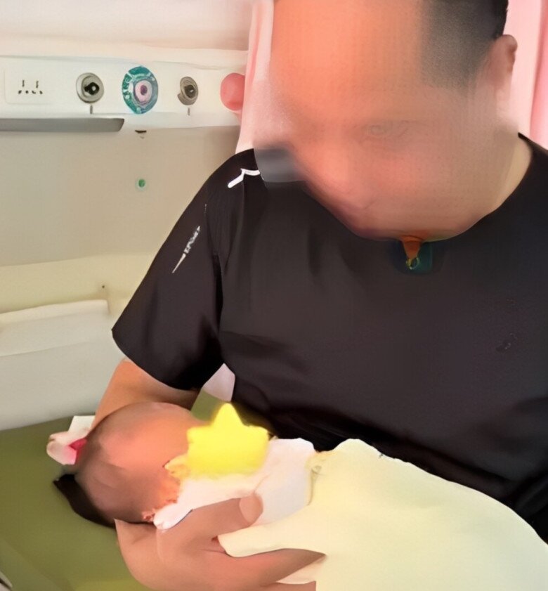 Chồng sản phụ không tin nổi khi bất ngờ lên chức bố lần 3.