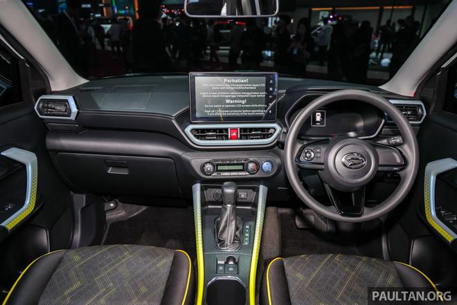 'Anh em sinh đôi' Toyota Raize trình làng bản hybrid cực nổi bật: Sơn đổi màu, thiết kế hầm hố hơn, giá quy đổi hơn 500 triệu đồng - Ảnh 7.