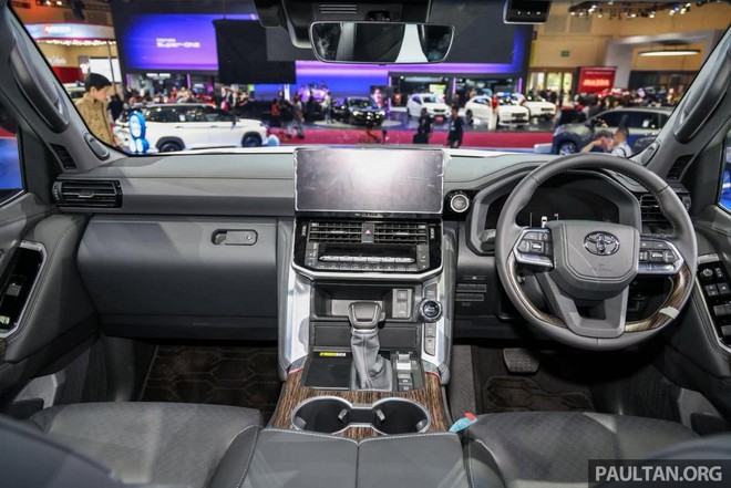 Cận cảnh Toyota Land Cruiser Hybrid 2026 ra mắt Đông Nam Á - Ảnh 2.