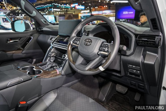 Cận cảnh Toyota Land Cruiser Hybrid 2026 ra mắt Đông Nam Á - Ảnh 3.