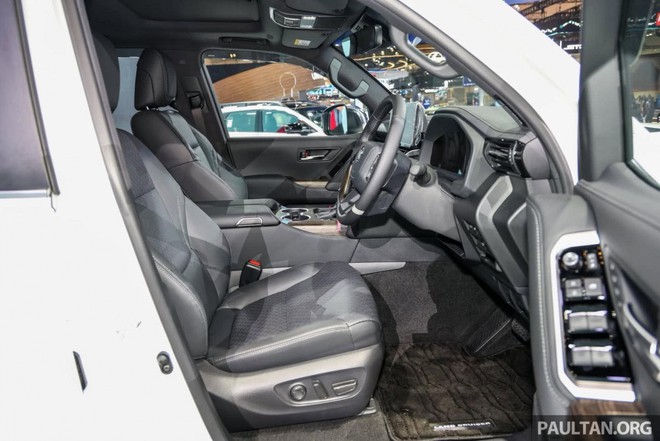 Cận cảnh Toyota Land Cruiser Hybrid 2026 ra mắt Đông Nam Á - Ảnh 4.