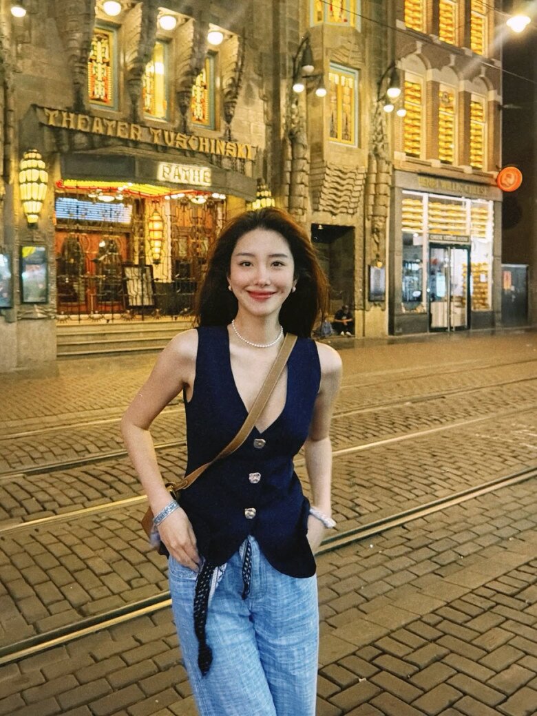 Mỹ nhân được ví như amp;#34;bản saoamp;#34; Lưu Diệc Phi say đắm ngọc trai, có cả bộ sưu tập amp;#34;chanh sảamp;#34; hơn cả đồ hiệu - 2