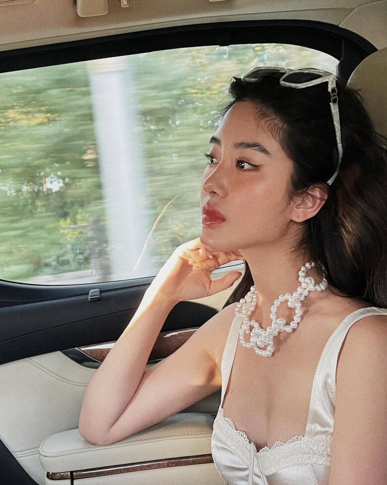 Mỹ nhân được ví như amp;#34;bản saoamp;#34; Lưu Diệc Phi say đắm ngọc trai, có cả bộ sưu tập amp;#34;chanh sảamp;#34; hơn cả đồ hiệu - 3