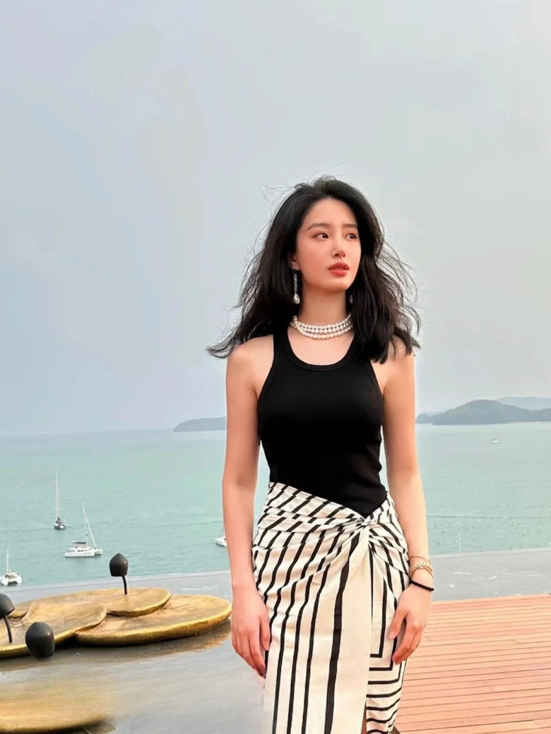 Mỹ nhân được ví như amp;#34;bản saoamp;#34; Lưu Diệc Phi say đắm ngọc trai, có cả bộ sưu tập amp;#34;chanh sảamp;#34; hơn cả đồ hiệu - 5
