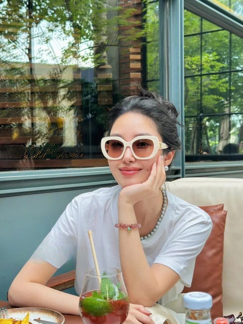 Mỹ nhân được ví như amp;#34;bản saoamp;#34; Lưu Diệc Phi say đắm ngọc trai, có cả bộ sưu tập amp;#34;chanh sảamp;#34; hơn cả đồ hiệu - 7