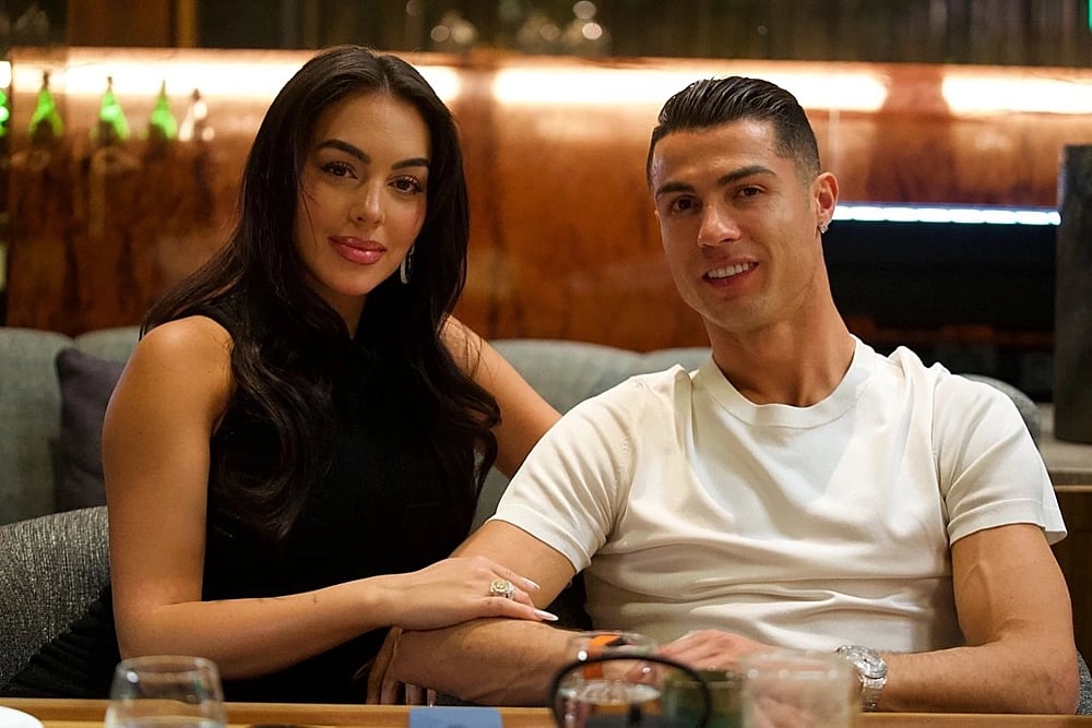 img src/upload/3-2026/images/2026-08-13/1786611740-gia-dinh-ronaldo-1025-9533-4958-0021-width999height841.jpg width660 /br /
Rodriguez và Ronaldo cùng các con hồi  tháng 4/2024. IG.