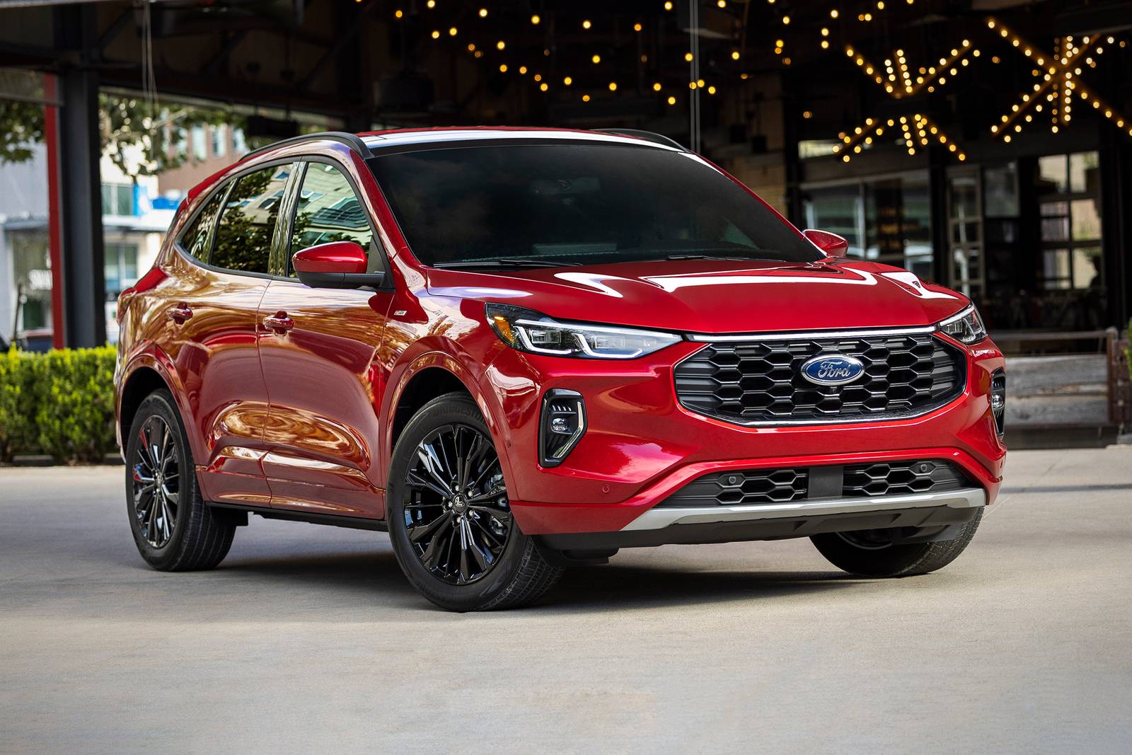 Ford rục rịch làm SUV mới giá quy đổi khoảng 650 triệu đồng: Động cơ xăng và hybrid, đại lý xem trước nhận xét giống Escape đời đầu - Ảnh 3.