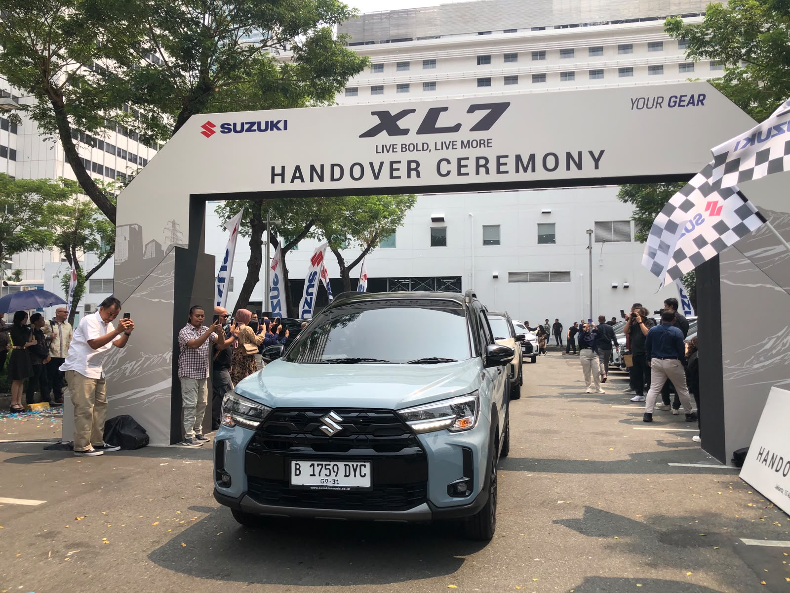Suzuki XL7 2026 giá quy đổi từ hơn 400 triệu đồng đang ‘hot’ ở gần Việt Nam: Hơn 1.300 đơn chốt sau chưa đẩy nửa tháng - Ảnh 1.