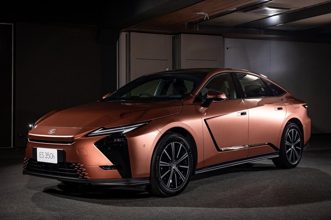 Lexus ES đời mới ra mắt gần Việt Nam: Giá quy đổi từ 2,6 tỷ đồng, bản giá rẻ lại… nhiều trang bị hơn - Ảnh 4.