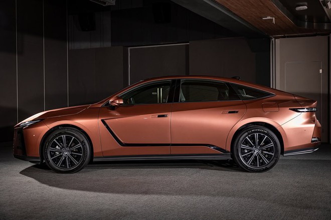 Lexus ES đời mới ra mắt gần Việt Nam: Giá quy đổi từ 2,6 tỷ đồng, bản giá rẻ lại… nhiều trang bị hơn - Ảnh 6.