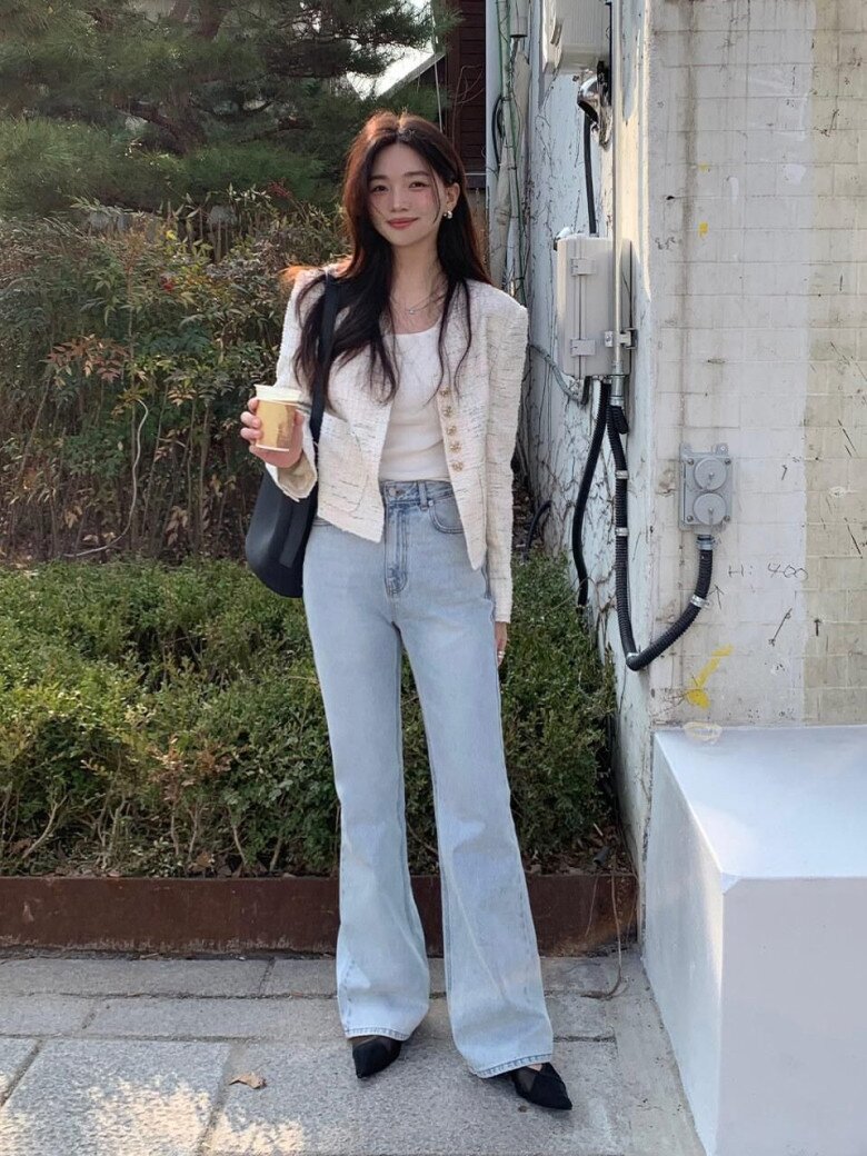 Quần jeans hay quần âu cũng là lựa chọn lý tưởng cho nàng đi làm vào mùa thu.