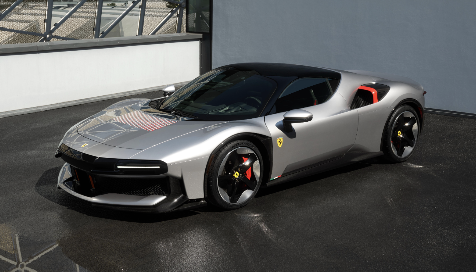 Ferrari làm riêng siêu xe độc bản cho giới tinh hoa: Gần 1.000 mã lực, ngoại hình không còn nhận ra bản gốc - Ảnh 4.