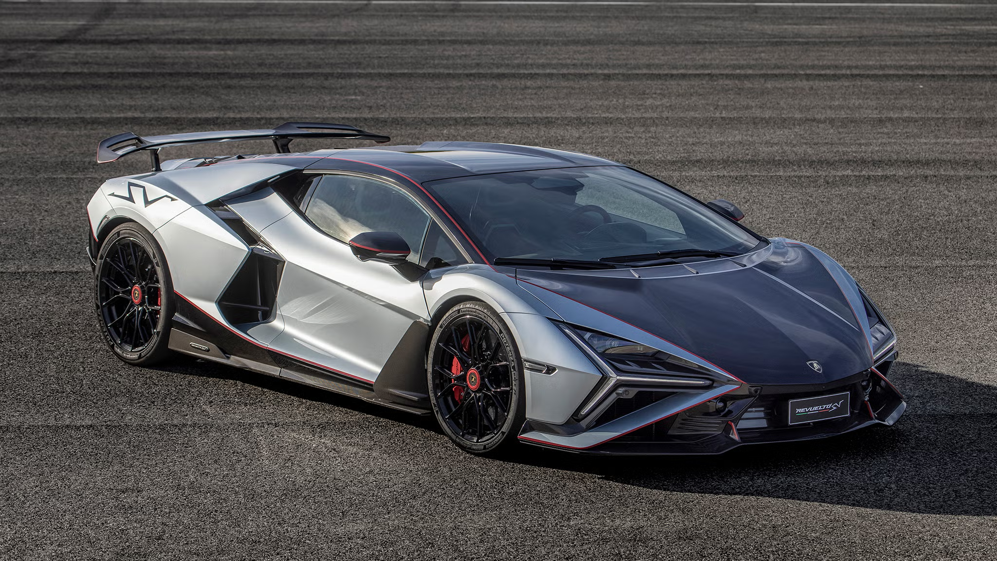 Lamborghini 'chia buồn' cùng người đam mê hộp số sàn - Ảnh 1.