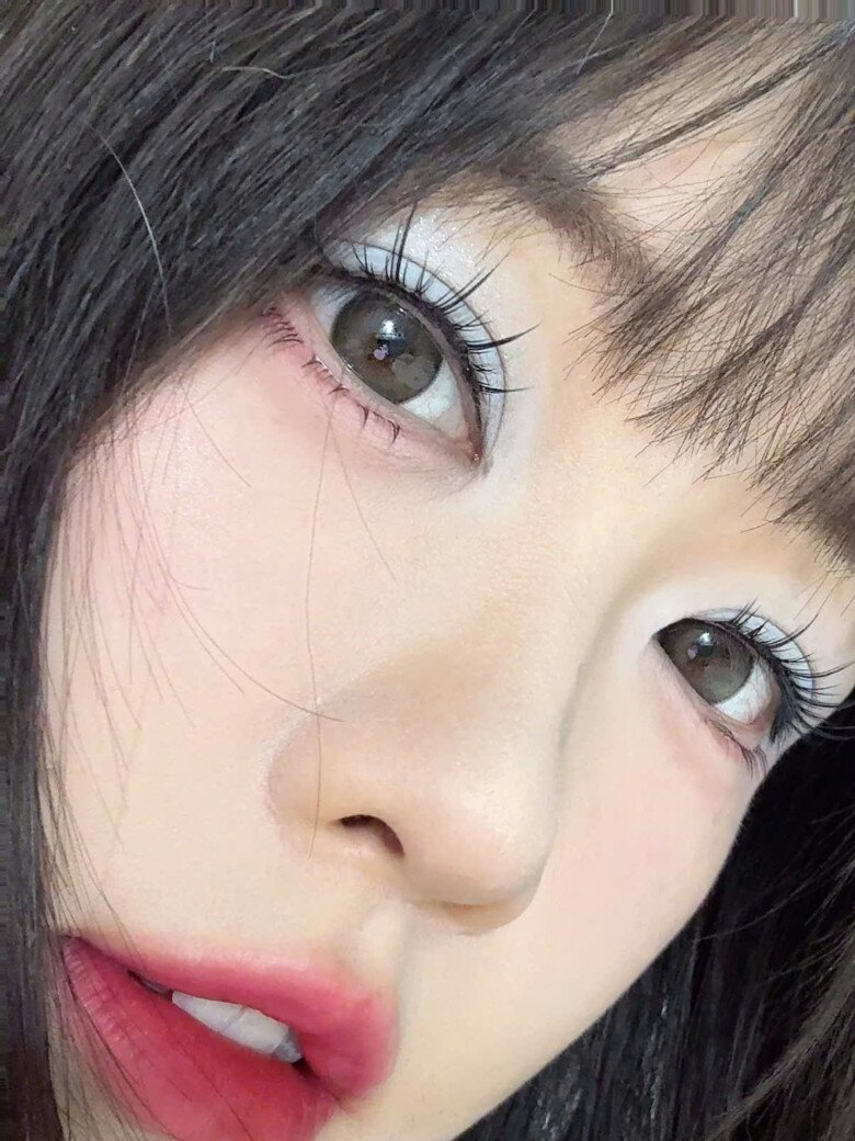 Makeup 2026 đề cao cá tính với những điểm nhấn màu sắc thay vì chỉ theo đuổi vẻ đẹp tối giản.
