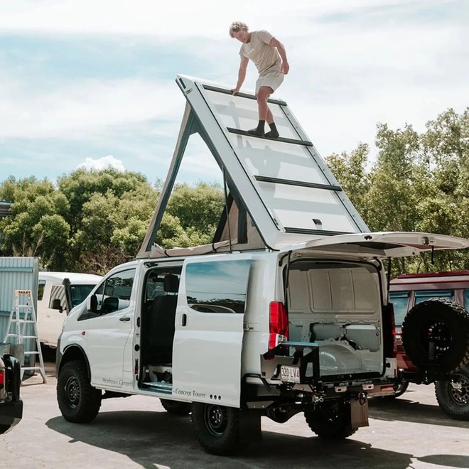 Chiếc Toyota Hiace này có khả năng off-road cực đỉnh nhờ dùng hệ dẫn động 4x4 của Land Cruiser, lốp béo, giảm xóc ‘hạng nặng’ - Ảnh 11.