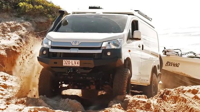 Chiếc Toyota Hiace này có khả năng off-road cực đỉnh nhờ dùng hệ dẫn động 4x4 của Land Cruiser, lốp béo, giảm xóc ‘hạng nặng’ - Ảnh 3.