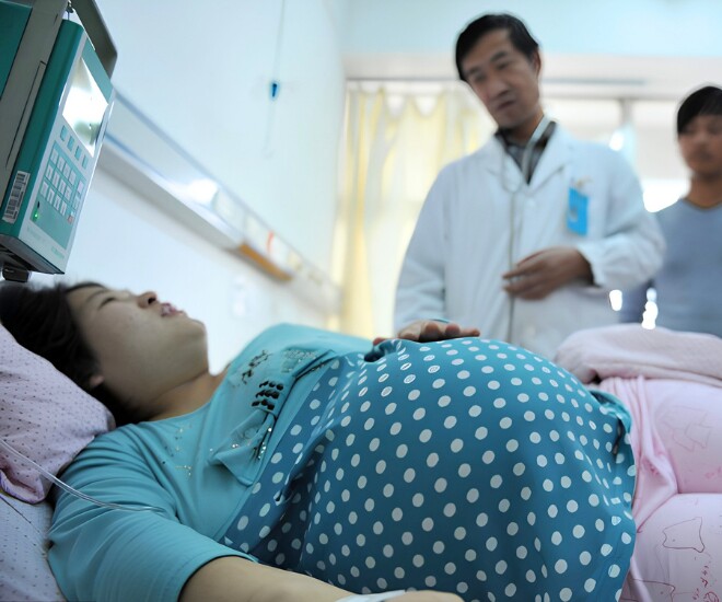 Người phụ nữ đi khám vì tăng cân chóng mặt chạm mốc 125kg, kèm bụng phình to - Ảnh minh hoạ.