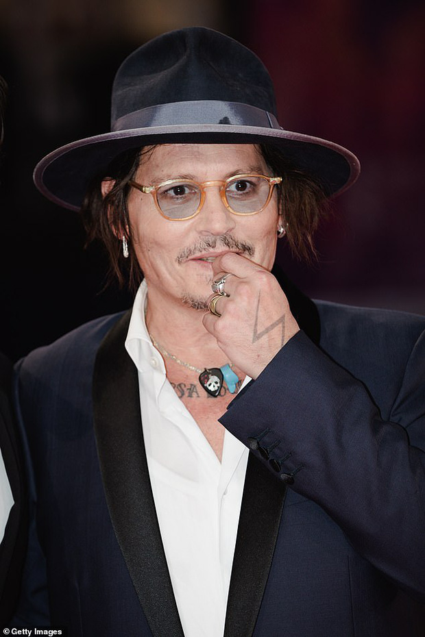 Johnny Depp “dừ chát”, xuống sắc không phanh ở LHP, kéo xuống hình đẹp trai “nghẹt thở” hồi trẻ mà choáng váng - Ảnh 6.