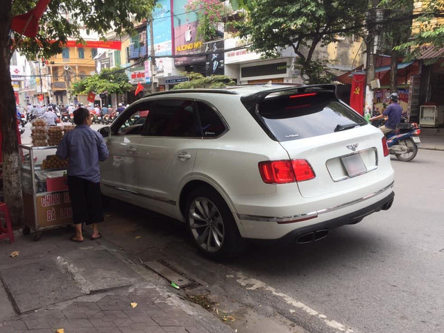 Không làm garage xịn mịn như Nguyễn Quốc Cường, đại gia Hải Phòng gây choáng khi cất dàn siêu xe trăm tỷ trong căn nhà thô - Ảnh 5.