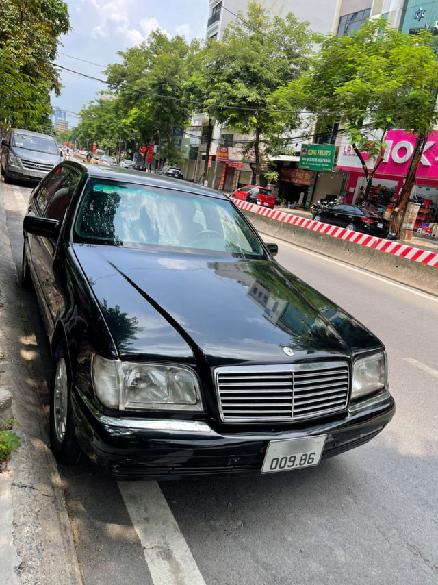 Bấm được biển phát lộc, Mercedes-Benz S-Class thời ‘ông bà anh’ vẫn có giá rẻ ngang Honda SH - Ảnh 5. Bấm được biển phát lộc, Mercedes-Benz S-Class thời ‘ông bà anh’ vẫn có giá rẻ ngang Honda SH - Ảnh 5.