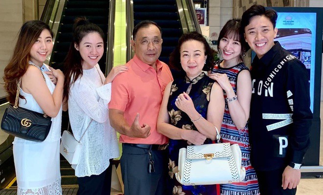 Sao Việt 24h: Động thái lạ của vợ và em gái Trấn Thành sau vụ sao kê, mẹ bị stress - 3