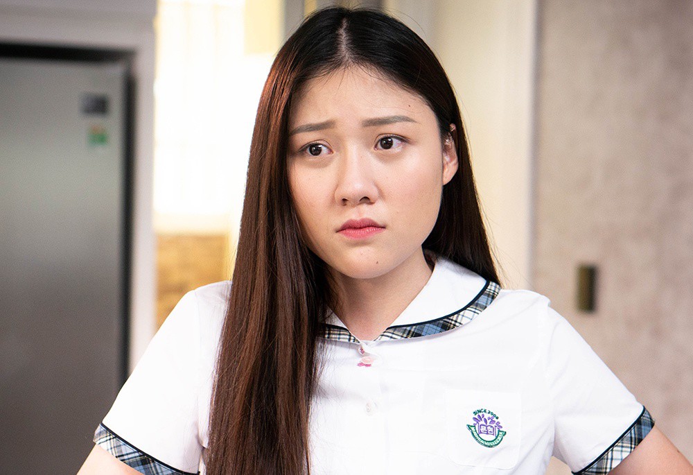 Sao Việt 24h: Động thái lạ của vợ và em gái Trấn Thành sau vụ sao kê, mẹ bị stress - 6