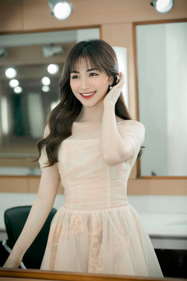 Bị nghi phẫu thuật thẩm mỹ, Hoà Minzy liền lên tiếng thừa nhận chỉ thay đổi 1 điểm trên gương mặt - Ảnh 7. Bị nghi phẫu thuật thẩm mỹ, Hoà Minzy liền lên tiếng thừa nhận chỉ thay đổi 1 điểm trên gương mặt - Ảnh 7.