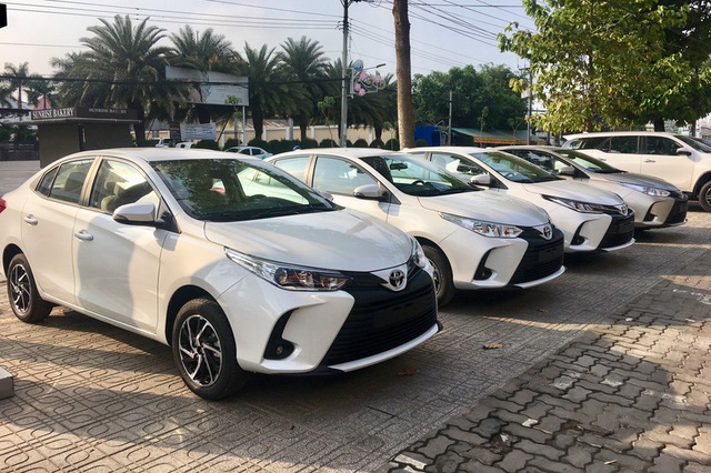 VinFast Fadil dễ lần đầu bán chạy nhất năm tại Việt Nam, Toyota Vios còn kịch bản khó để lấy lại ngôi vương - Ảnh 1.