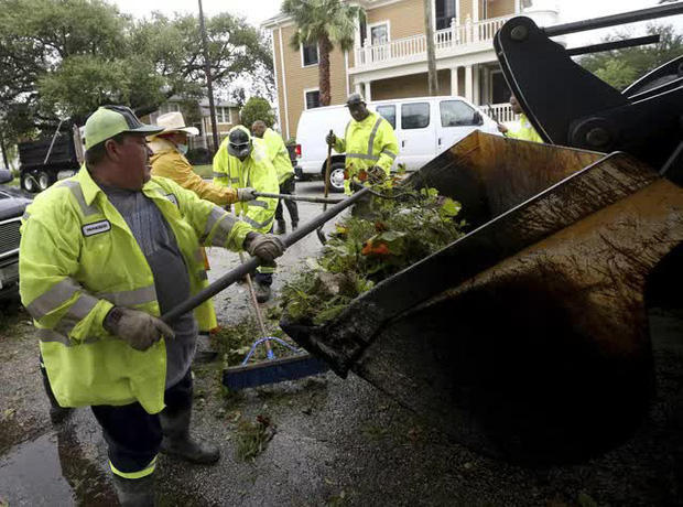 Mỹ: Bão Nicholas tấn công vùng duyên hải vịnh Mexico, mưa như trút nước gây ngập lụt, mất điện - Ảnh 14. Mỹ: Bão Nicholas tấn công vùng duyên hải vịnh Mexico, mưa như trút nước gây ngập lụt, mất điện - Ảnh 14.