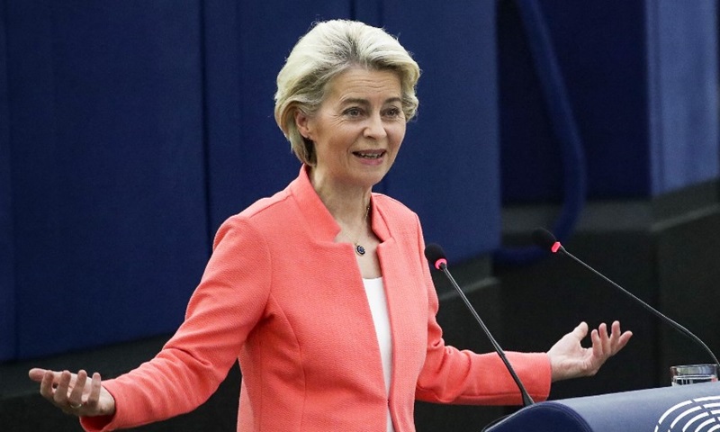 Chủ tịch Ủy ban châu Âu Ursula von der Leyen phát biểu trong phiên họp toàn thể của Nghị viện châu Âu tại Strasbourg, Pháp hôm nay. Ảnh: AFP.