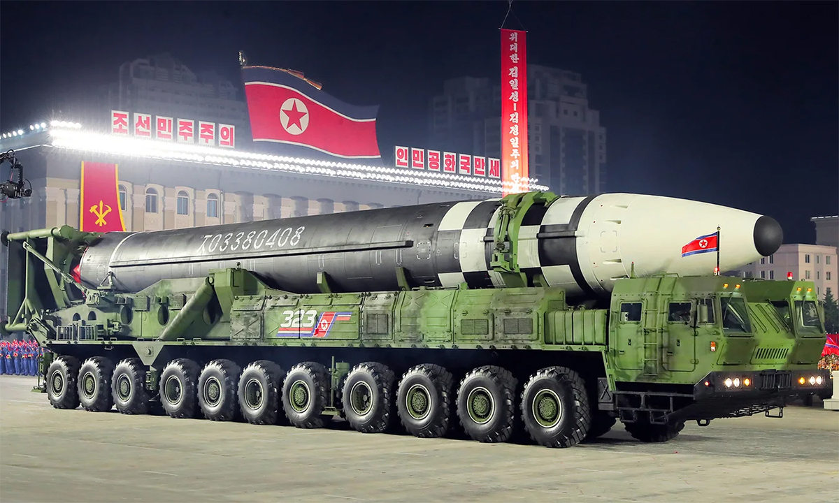 Mẫu tên lửa đạn đạo xuyên lục địa mới được Triều Tiên công bố trong lễ duyệt binh tháng 10/2020 tại thủ đô Bình Nhưỡng. Ảnh: KCNA.