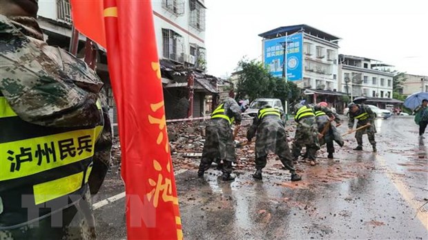 Dong dat tai Trung Quoc: It nhat 10.000 nguoi phai so tan khan cap hinh anh 1