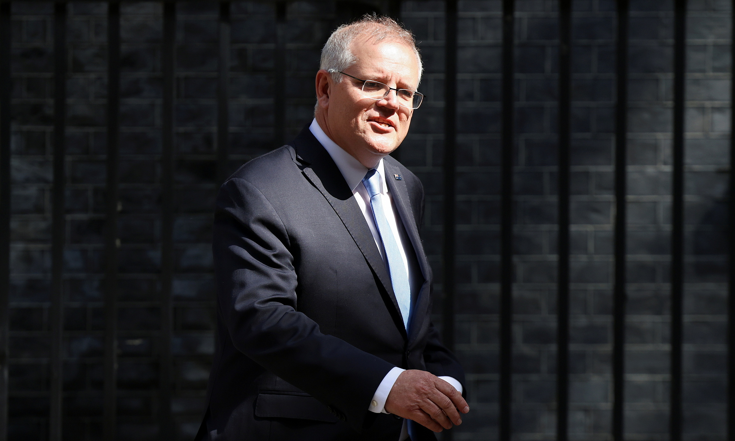 Thủ tướng Australia Scott Morrison rời Văn phòng Thủ tướng Anh tại London sau cuộc hội đàm ngày 15/6. Ảnh: Reuters.