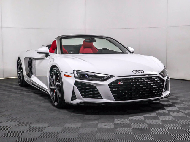 Audi R8 Spyder 2021 mà Nguyễn Quốc Cường từng quan tâm được chào giá 14 tỷ đồng, rẻ hơn nhiều so với anh em Lamborghini Huracan - Ảnh 1.