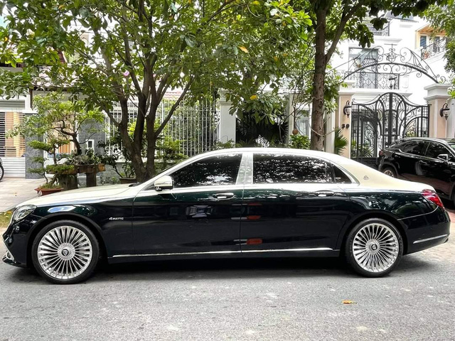 Bán xe từ lâu, ba chị em Đoàn Di Băng vẫn check in sang chảnh bên Maybach S 450 và Porsche Panamera - Ảnh 4.