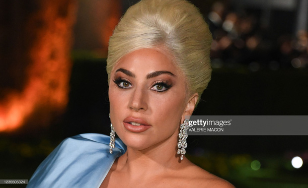 Dàn sao đổ bộ gala cực hot: Olivia Rodrigo 18 tuổi đã gây sốc với màn phô vòng 1 ngồn ngộn át cả Lady Gaga, Katy Perry sao kém sắc thế này? - Ảnh 8.