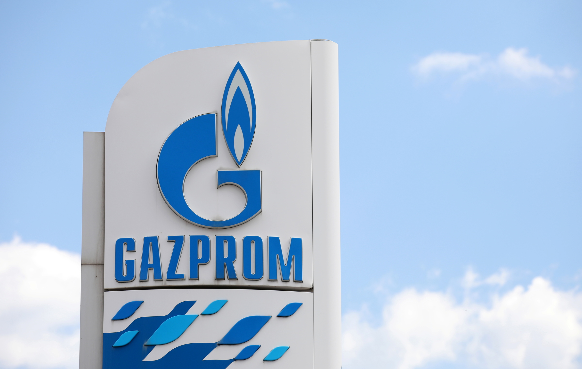 Logo tập đoàn năng lượng Nga Gazprom tại Sofia, Bulgaria, ngày 27/4. Ảnh: Reuters.