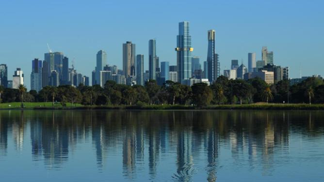 Victoria leads other states on relative unemployment and retail trade. (James Ross/AAP PHOTOS)